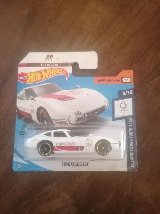 Carros de escala 1:64 HotWheels