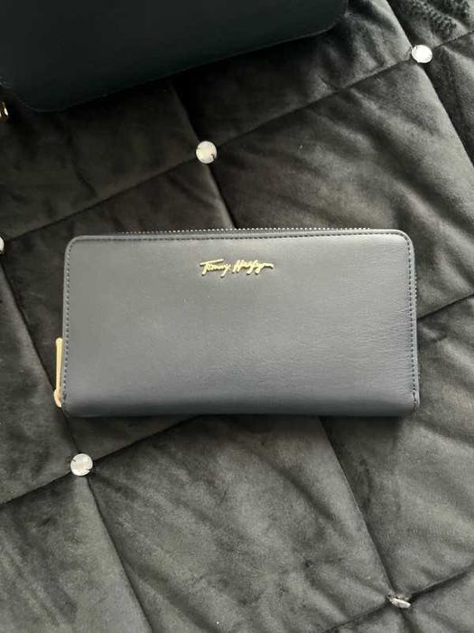 Tommy Hilfiger duży portfel granatowy