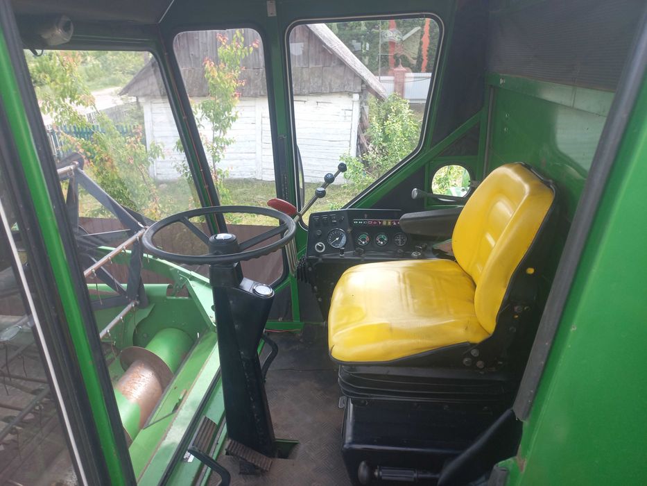 Комбайн John deere 1052