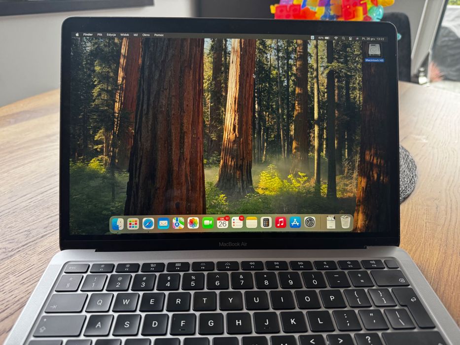 MacBook Air 13,3" 2020 rok Intel i5 8gb ram 512 gb ssd stan jak nowy