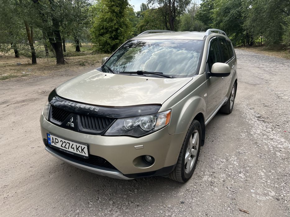 Mitsubishi Outlender XL