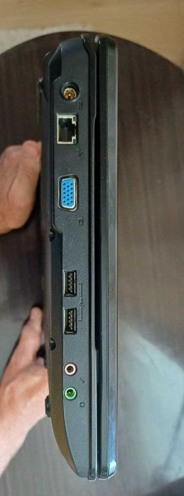 Ноутбук emachines E725