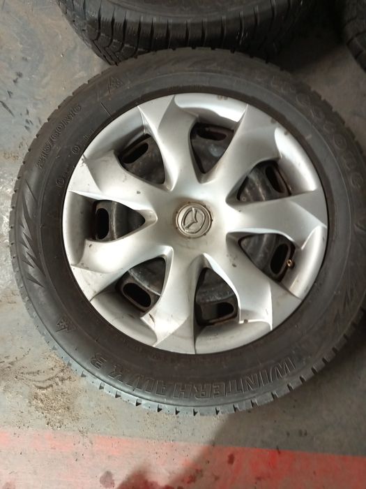 Felgi stalowe z oponami Mazda