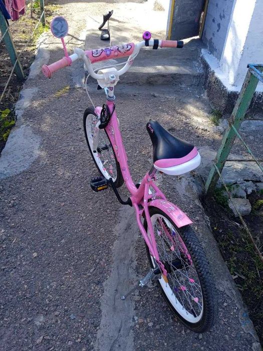 Дитячий велосипед для дівчинки