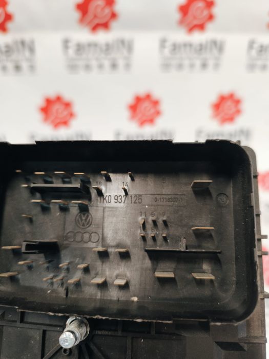 Caixa dos Fusíveis / BSI / UCH / SAM - 1K0937125