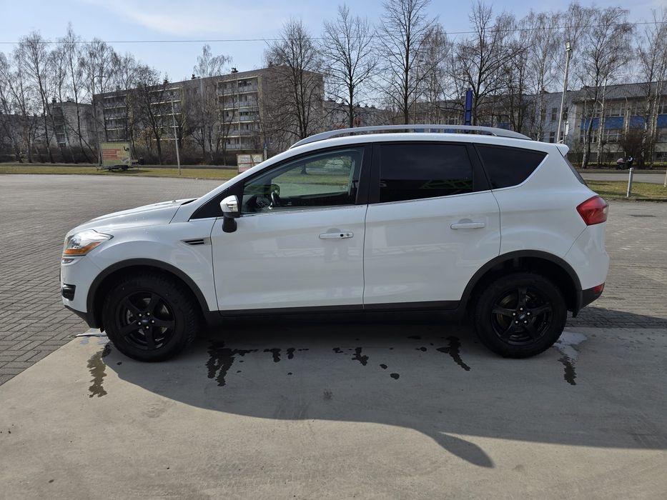 Ford Kuga r.2012,bogata wersja ,4×4,dach panoramiczny.