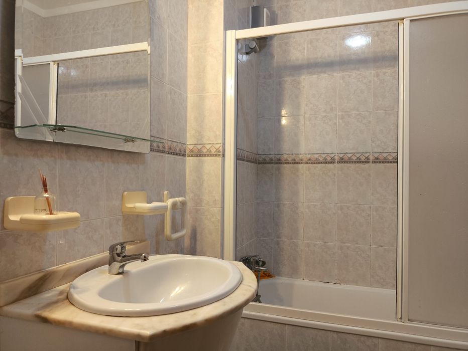 Arrendamento Quarto com varanda em Valbom