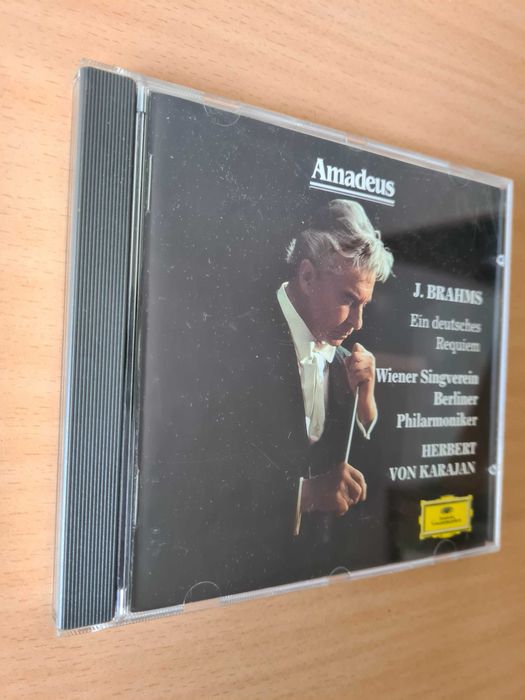 CD audio com música de J. Brahms
