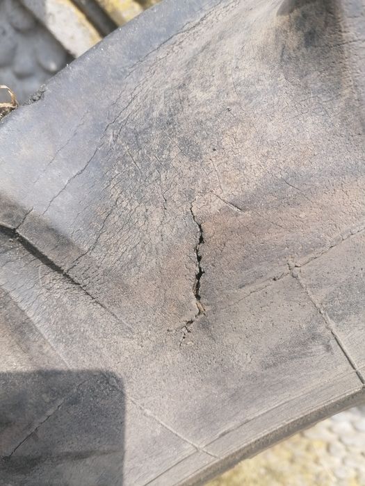 Opony 9.5R42 Radialne