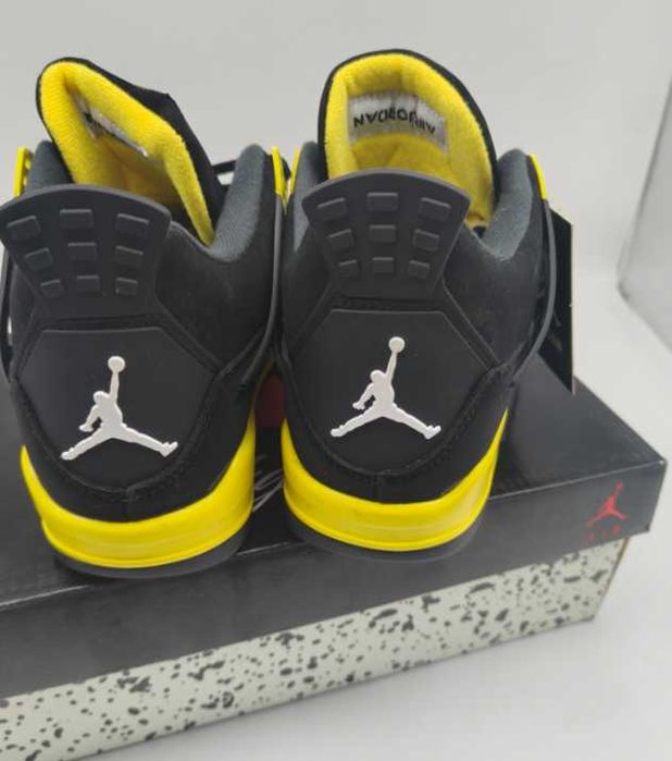 Air Jordan 4 "Thunder" EU 38