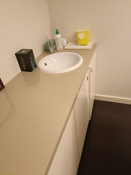 Aluga-se espaço/gabinete em Alvalade