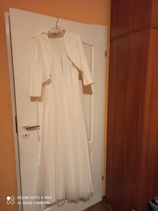 Suknia ślubna, bolerko i buty M/L