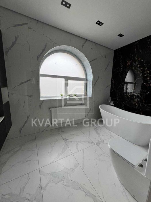 ЧУДОВИЙ стильний двоповерховий будинок з гаражем/СЕРТИФІКАТ/без комісі