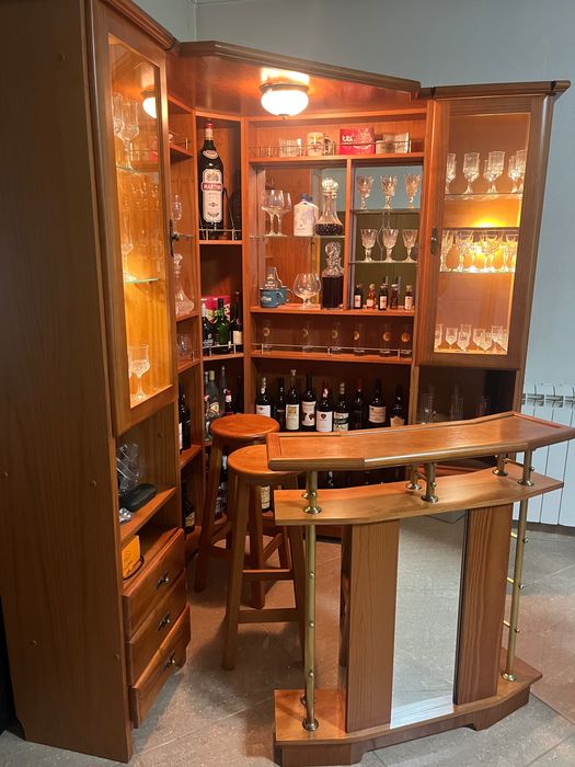 Bar de canto / garrafeira