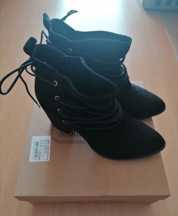 Botas de Senhora - Tamanho 36 (novas)