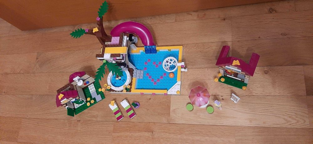 LEGO Friends 41008 - Basen w Heartlake