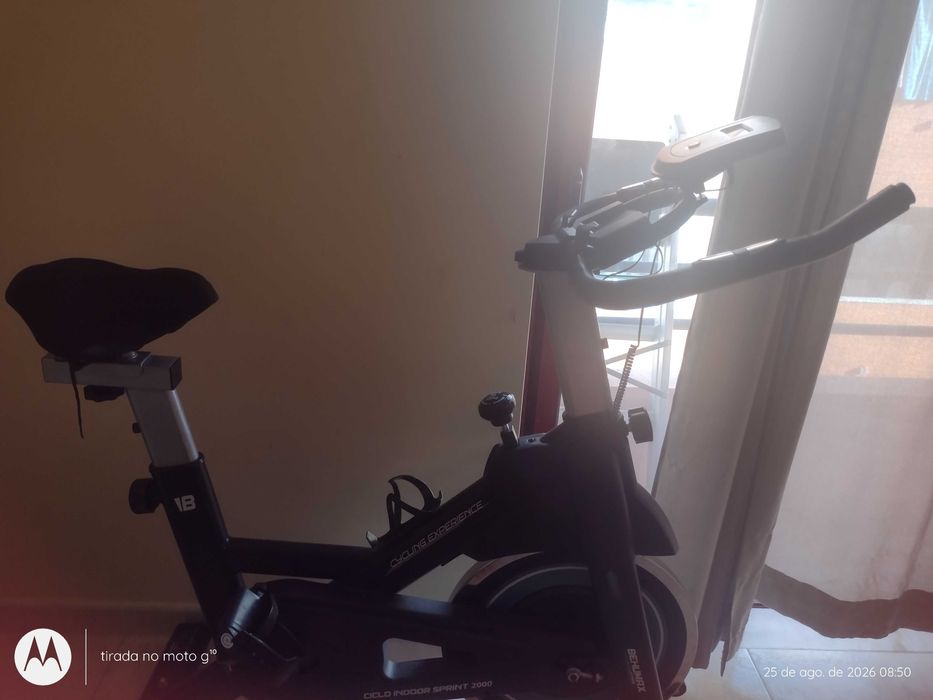 Bicicleta para fazer exercícios em casa