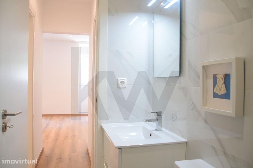 ✨ T1 Renovado no Dafundo: Conforto e Modernidade junto ao Tejo ✨