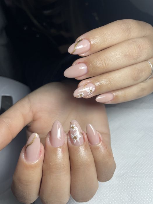 Unhas de gel  e acrilica
