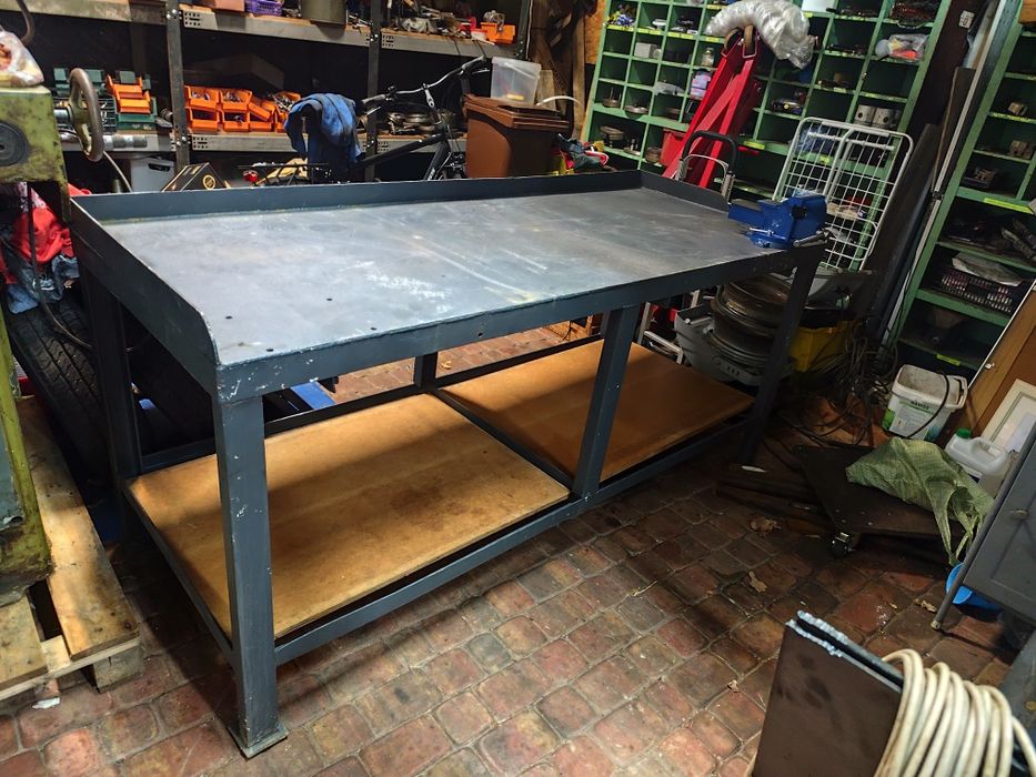 Stół warsztatowy z imadlem
