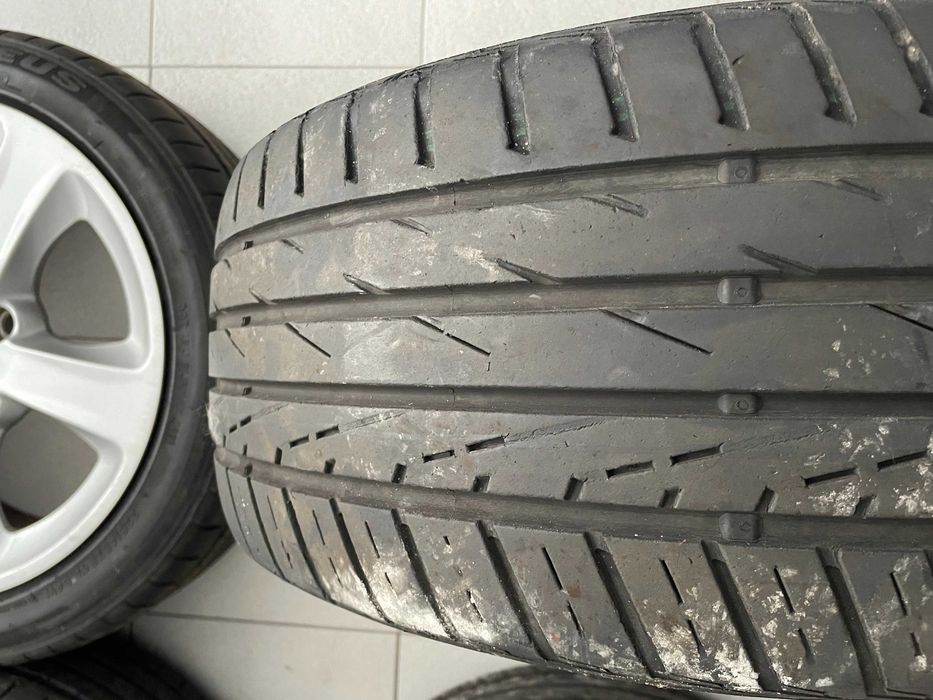 Jantes BMW R17 com pneus em bom estado