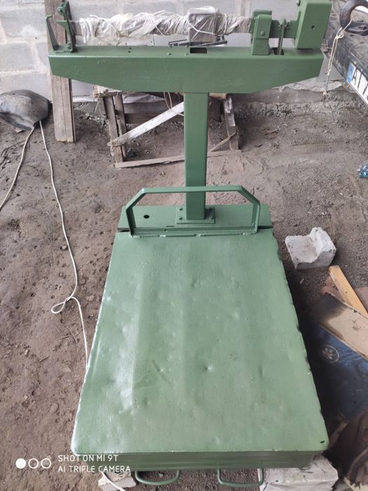 продам веса напольні 500к ґ (ваги)