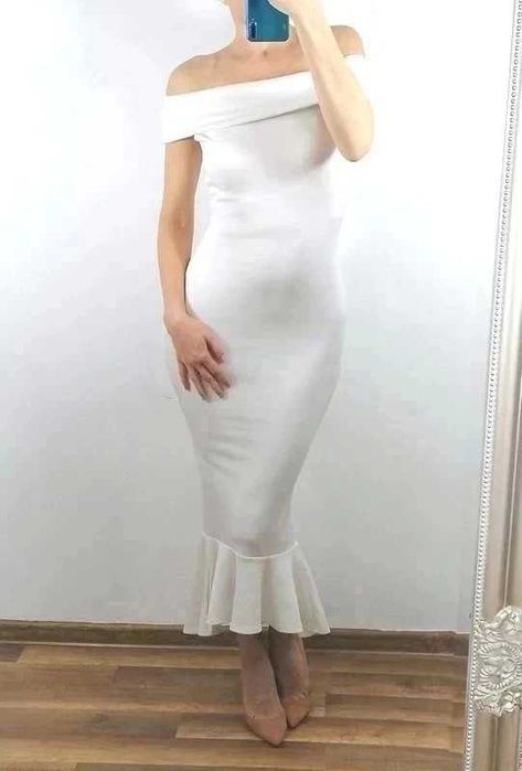 BooHoo biała sukienka syrenka off shoulder S