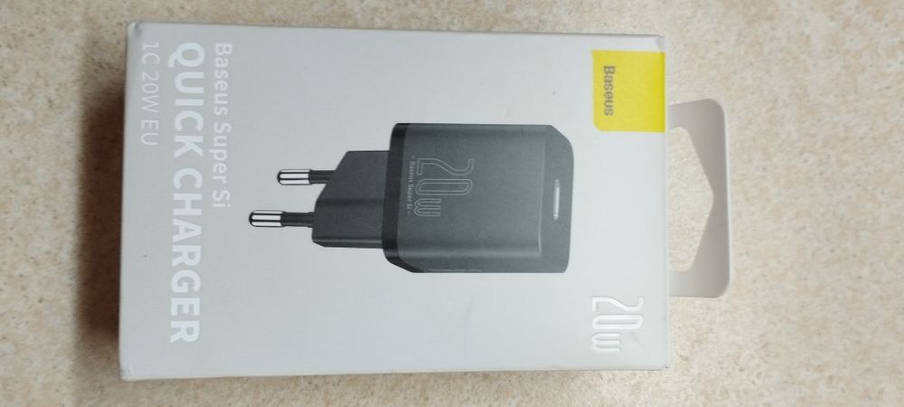 Блок живлення телефону 20w Baseus type C