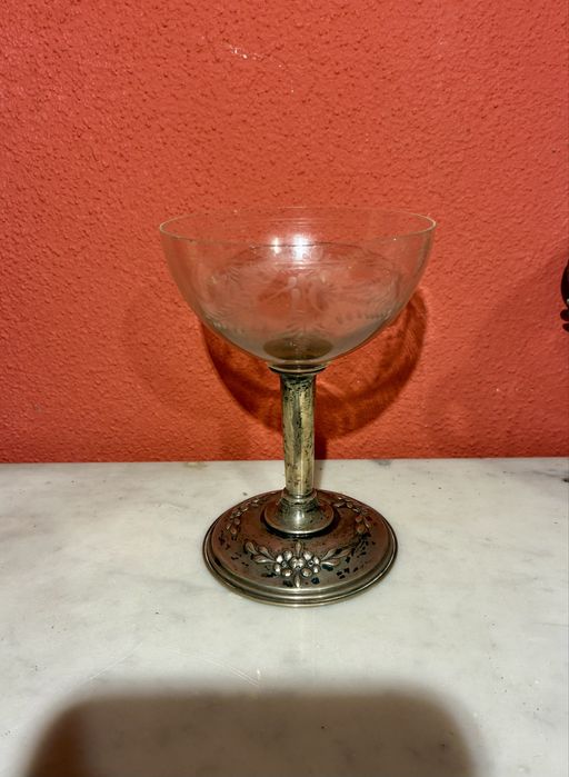 Copo em vidro gravado com base em Prata contraste javali