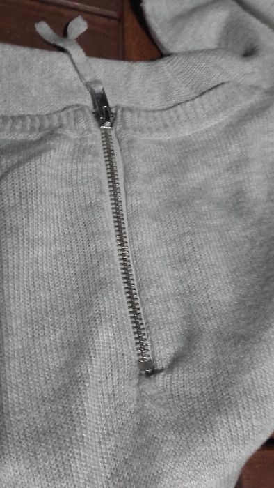 Camisolas de malha H&M e Yessica