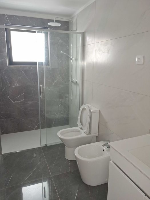 Arrendo apartamento a 5 minutos do IPB Novo a Estrear  T 3 com garagem.