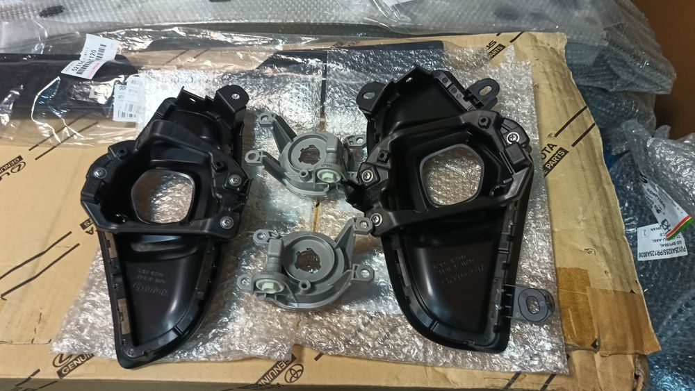 Решетка птф дхо DRL Rav4 Prime Plug-in противотуманка