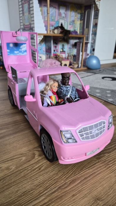 Barbie samochód GFF58