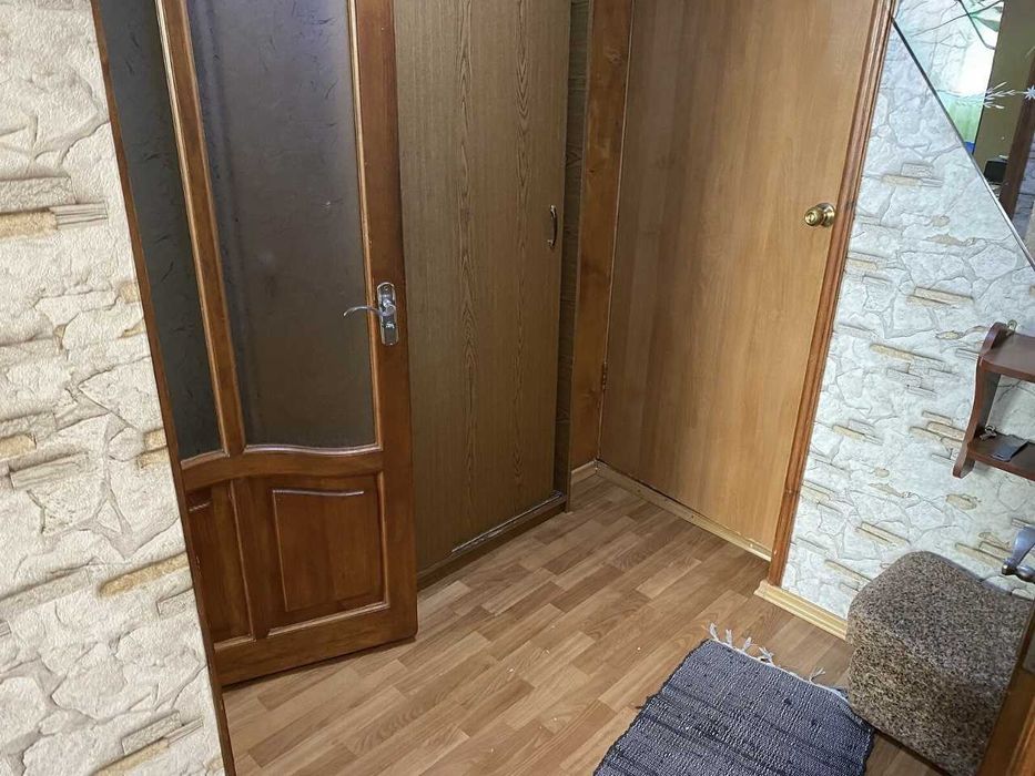 Продам 1-комнатную возле ЖД-вокзал!