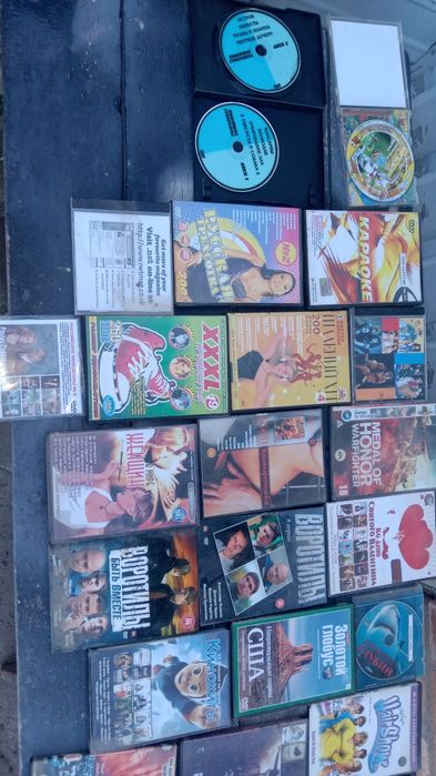 DVD диски фільми кіна музика караоке