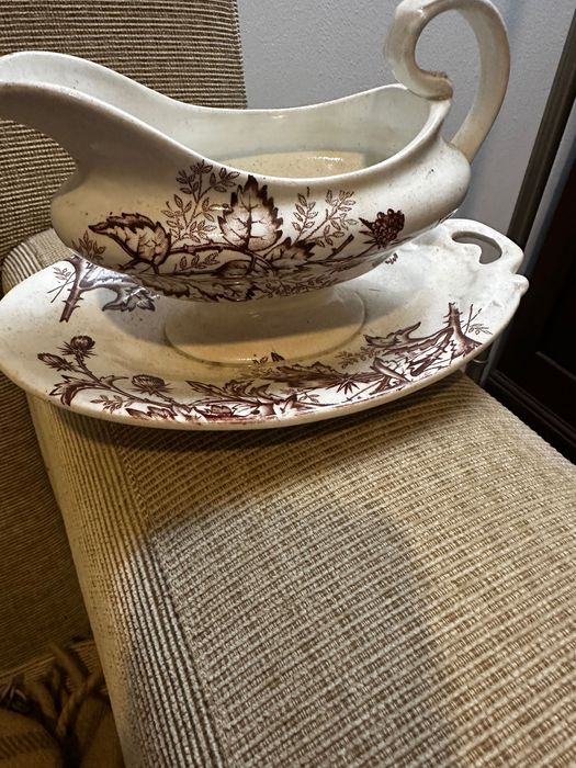 Molheira antiga com prato acoplado