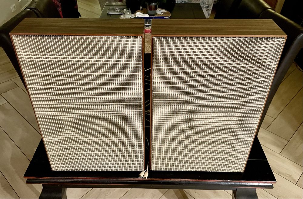 Grundig box 30a piekne drewniane do lampy i germanow piekna barwa