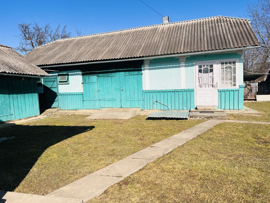 продам:) Будинок-господарство)торг