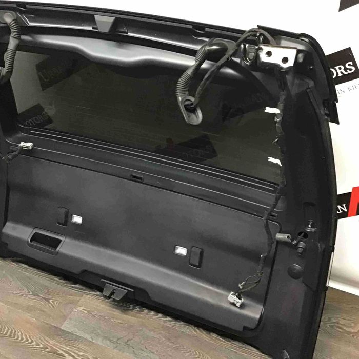 Кришка багажника/задня ляда Land Rover Discovery 5 L462