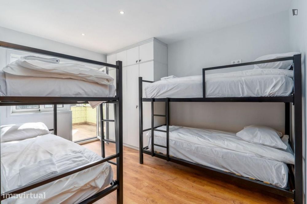 Cama - localizado em Santo Ildefonso Porto