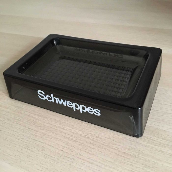 Cinzeiro em vidro preto Schweppes