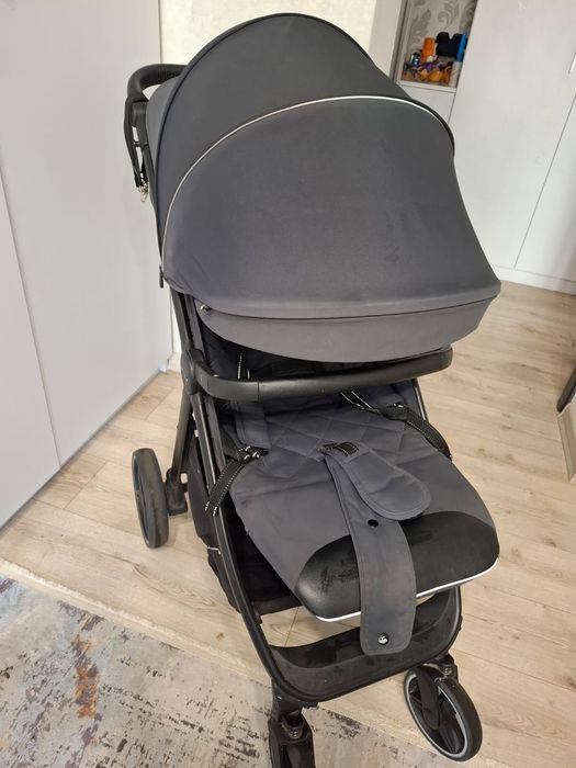 Продам дитячу коляску Carello Bravo