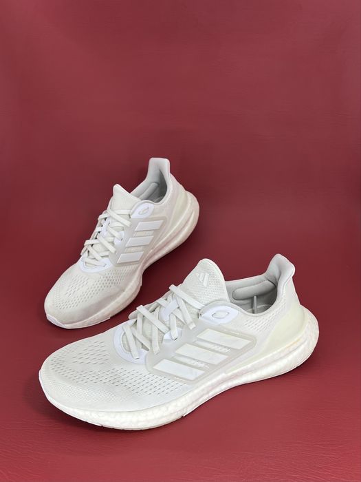 Кросівки 45.5р. Adidas Pureboost 23