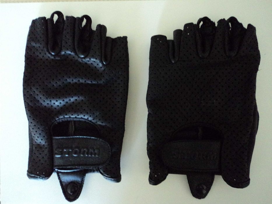 LUVAS " M " Pele muito confortáveis estado NOVO