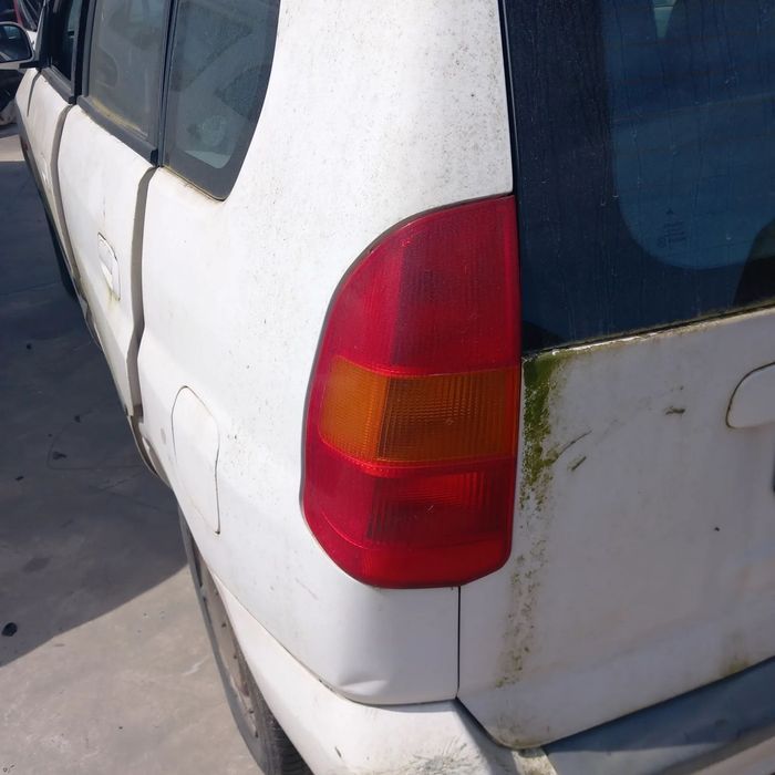 Farois traseiros mitsubishi space star