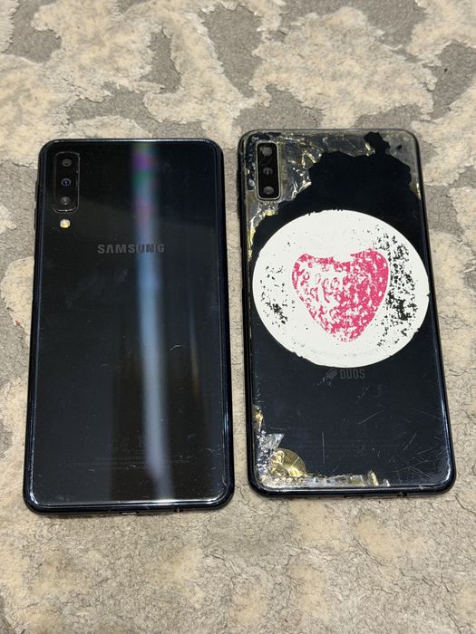 Продам лотом смартфони Samsung  SM-A750FN/DS  на запчастини.