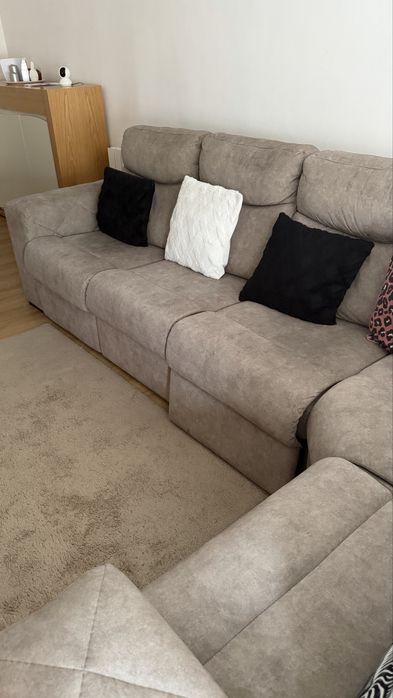 Vendo sofa com 3 m de comprimento em bom estado !