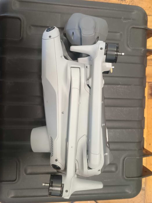 DJI Matrice 4E.   .
