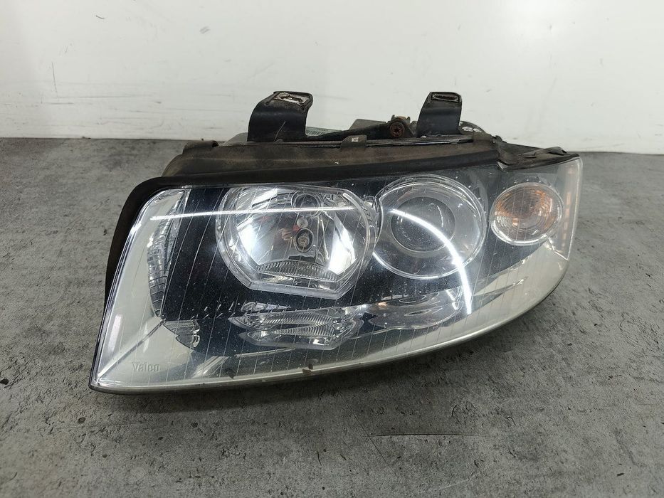 LAMPA PRZÓD LEWA AUDI A4 B6 8E0941003F  89305690 VALEO