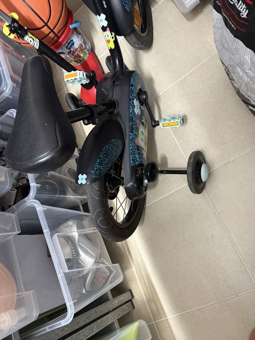 Bicicleta de criança c rodas amoviveis